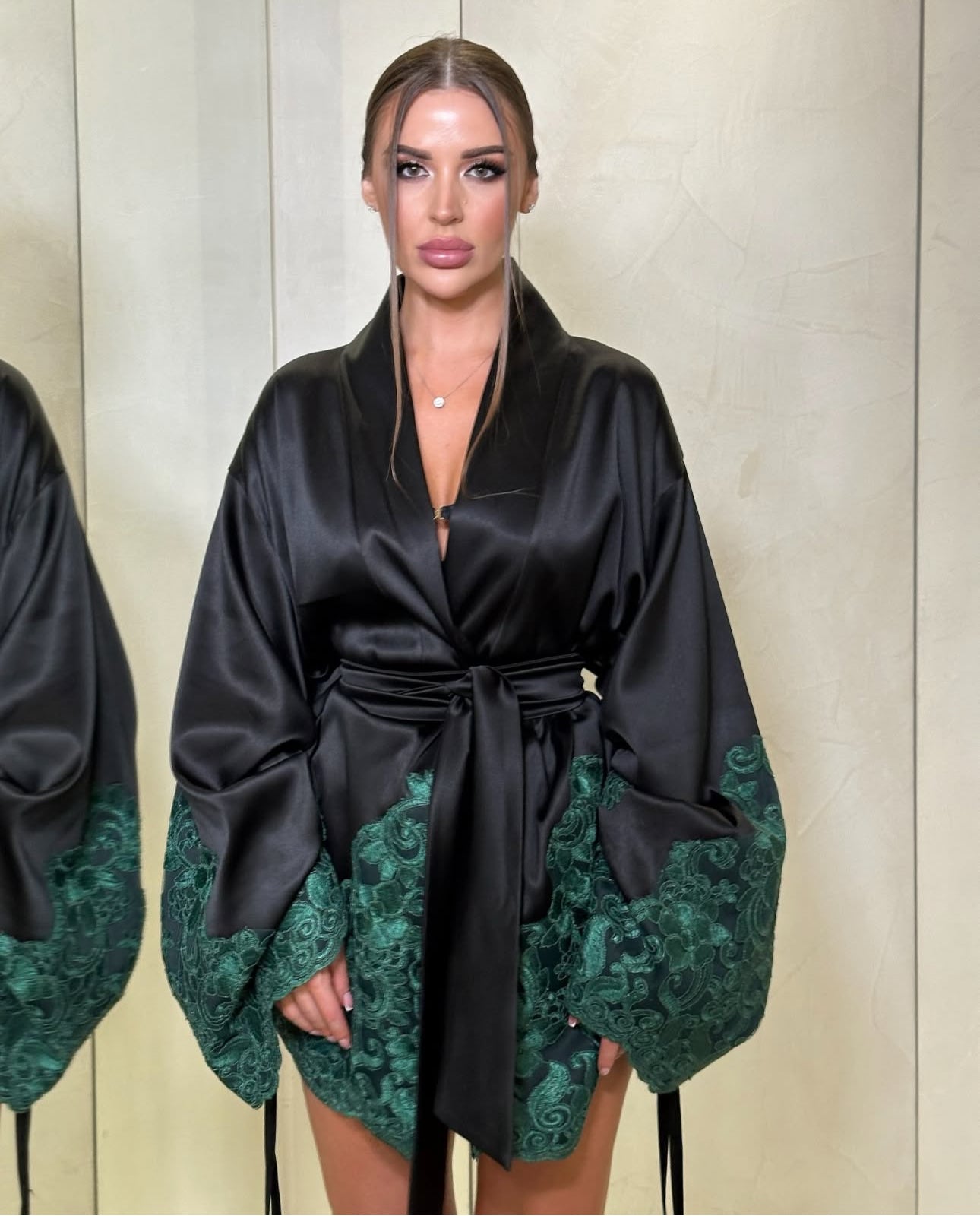 LARA Silk Short Robe
