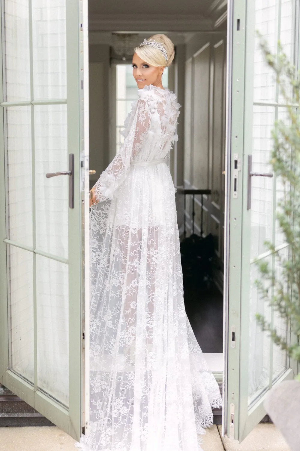 luxury  long bridal robe lace with butterflies